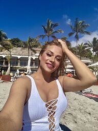 Evelyn Salt, Bratislava - Ružinov, 40 rokov