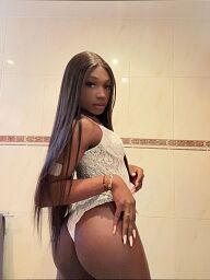 Collins, Bratislava - Staré Mesto, 21 rokov