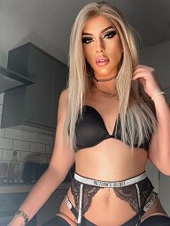 Trans Chloe, Bratislava - Stare Mesto, 23 years