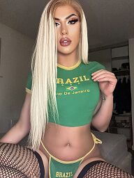 Trans Chloe, Bratislava - Stare Mesto, 23 years