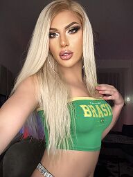 Trans Chloe, Bratislava - Stare Mesto, 23 years