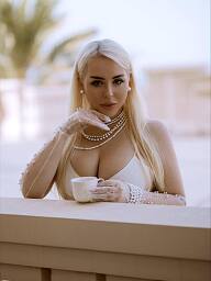 Mila, Nitra, 22 years