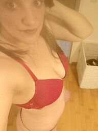 Melania, Bratislava - Podunaj. Biskupice, 27 rokov