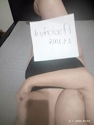 Milf Molly, Levice, 48 rokov