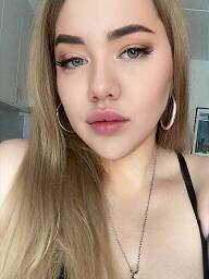 Laura, Nitra, 24 rokov