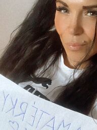 Laura Cz, Bratislava - Nové Mesto, 40 rokov