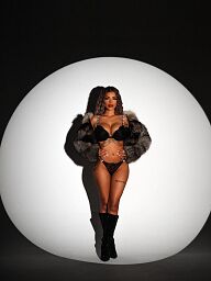 Sara, Sala, 23 years