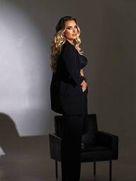 Avril, Nitra, 24 rokov