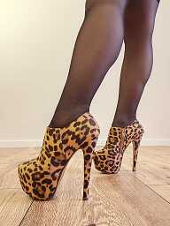 Salma, Trnava, 32 years