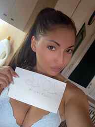 Tiffany, Senica, 22 years