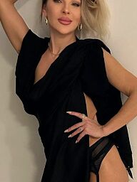 Nirvana, Bratislava - Karlova Ves, 33 rokov