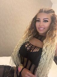 Kelly, Dunajská Streda, 28 rokov