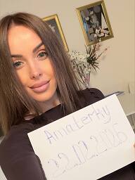 Mia, Nitra, 21 years