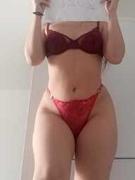 Laura, Galanta, 19 rokov