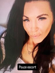 Laura Cz, Bratislava - Nové Mesto, 40 rokov