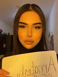 Jasmin, Bratislava - Karlova Ves, 19 rokov