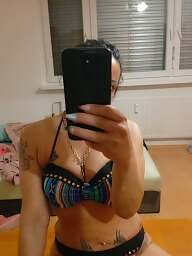 Karolinka, Bratislava - Petržalka, 38 rokov