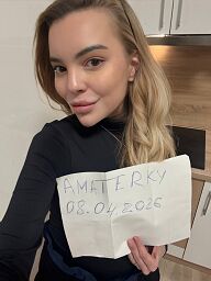 Laura, Trencin, 25 years