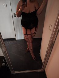 Milá Mia, Nové Zámky, 32 rokov