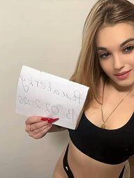 Hannah, Nitra, 19 rokov