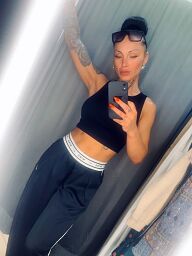 Jenny Cz, Bratislava - Nové Mesto, 29 rokov