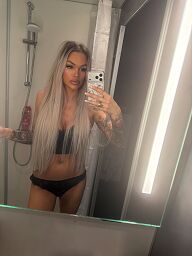 Yvette, Šaľa, 32 rokov