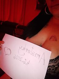 Mia Milf, Levice, 37 rokov