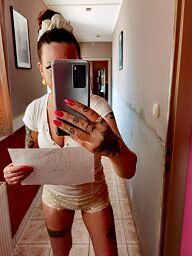 Lenka, Levice, 32 rokov