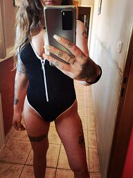 Lenka, Levice, 32 rokov