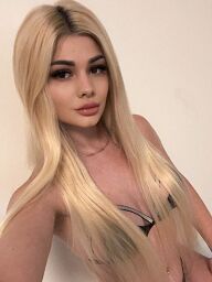 Eva, Nitra, 23 years