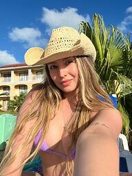 Angela (22), Bratislava - Staré Mesto, ID:33332