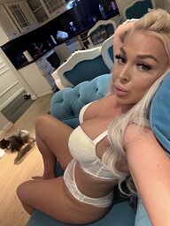 Katia, Bratislava - Nové Mesto, 28 rokov