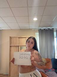Jennifer, Levice, 19 rokov