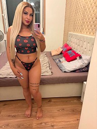 Isabella, Dunajská Streda, 24 rokov