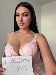 Karina, Bratislava - Nové Mesto, 22 rokov