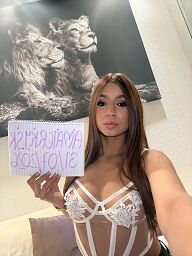 Khloe, Bratislava - Staré Mesto, 22 rokov