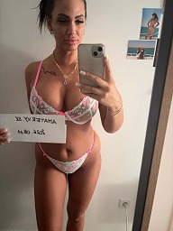 Melani, Levice, 26 rokov