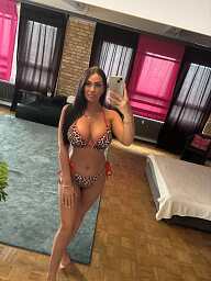 Melani, Levice, 26 rokov