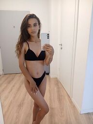 Melisa, Bratislava - Karlova Ves, 22 rokov