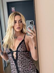 Kyra, Bratislava - Nove Mesto, 22 years