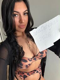 Karina, Bratislava - Nové Mesto, 22 rokov