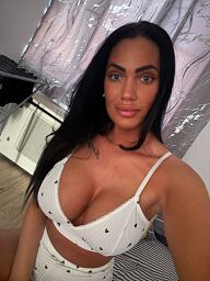 Melani, Levice, 26 rokov
