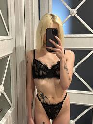 Dominika, Bratislava - Staré Mesto, 19 rokov
