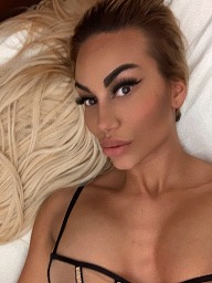 Alya, Levice, 28 years