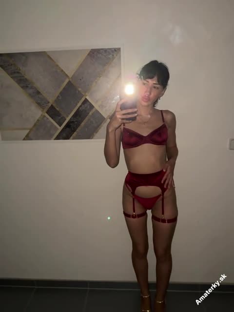 Emily, Nitra, 27 years